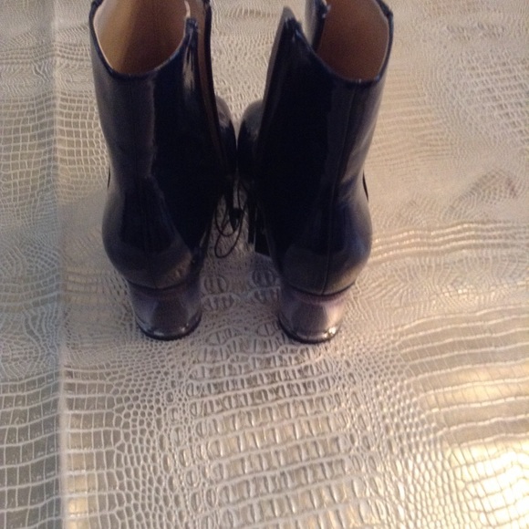 Zara Navy Ankle Boots with Clear Heels - Picture 5 of 8
